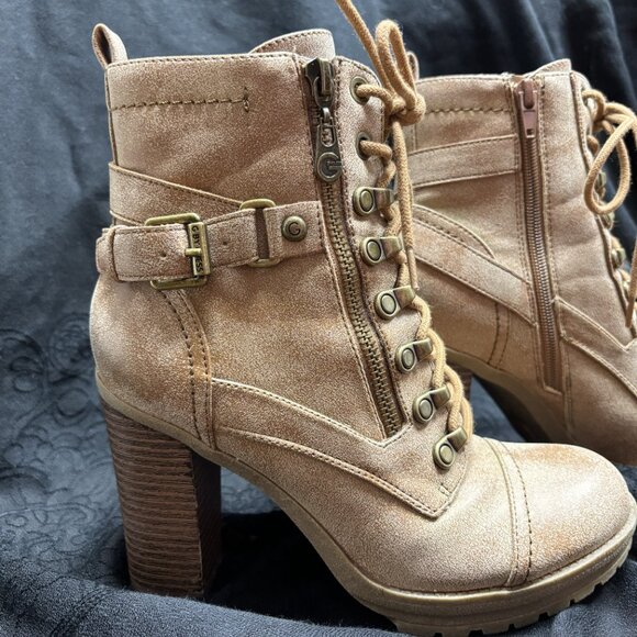 Women's  Size 7 medium Leather Boots - Picture 5 of 11